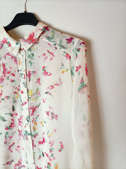 BERSHKA. White semi-sheer floral blouse. TS