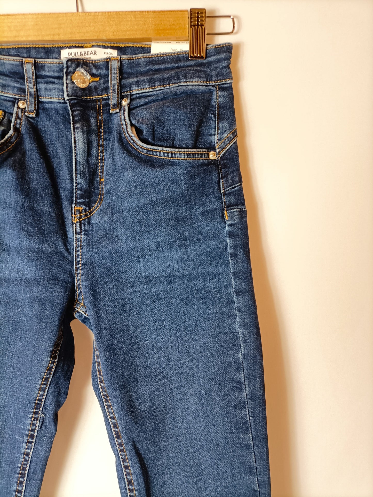 PULL&amp;BEAR. Skinny jeans. Size 34