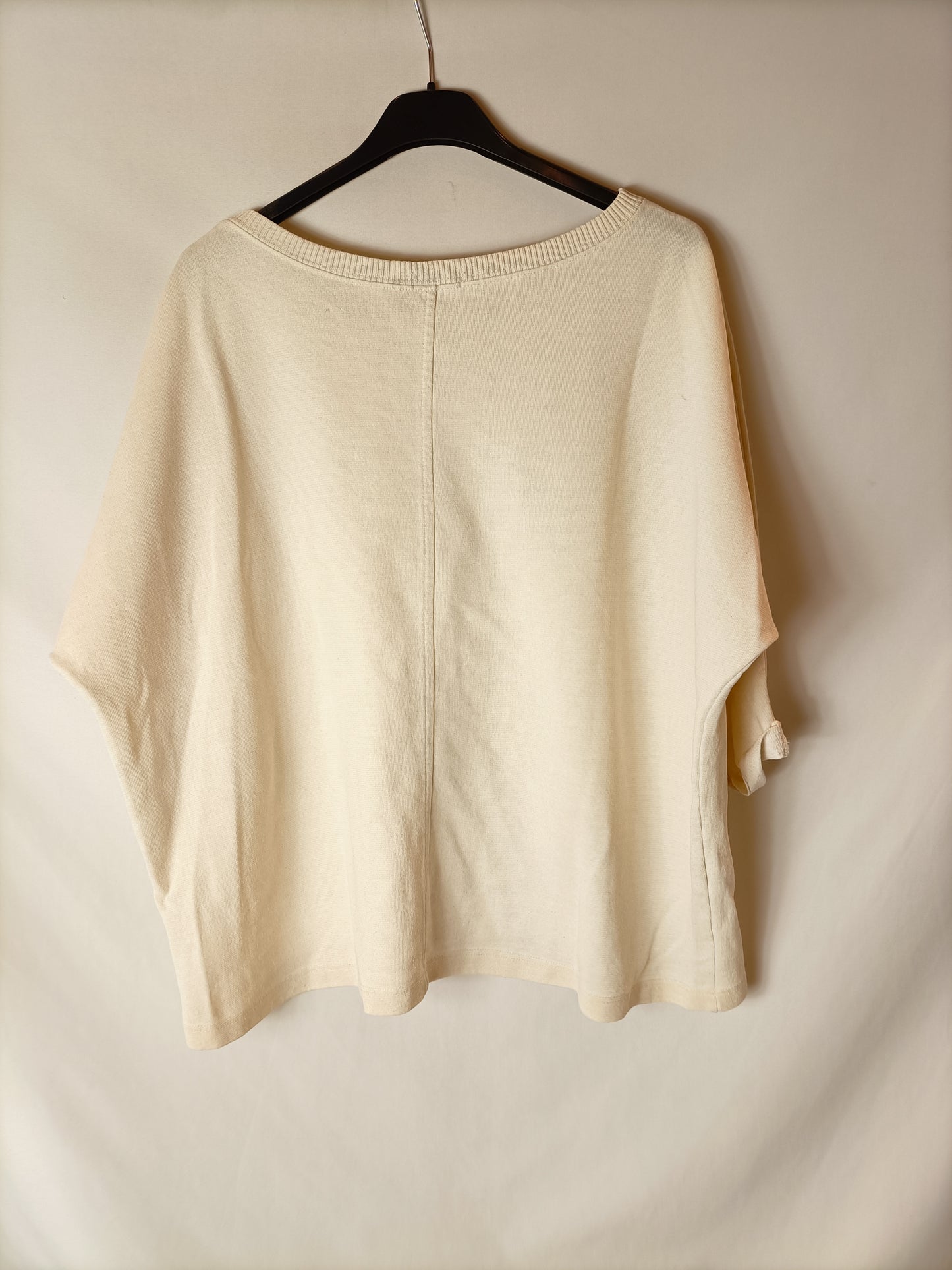 STRADIVARIUS. Top beige hilos T.m