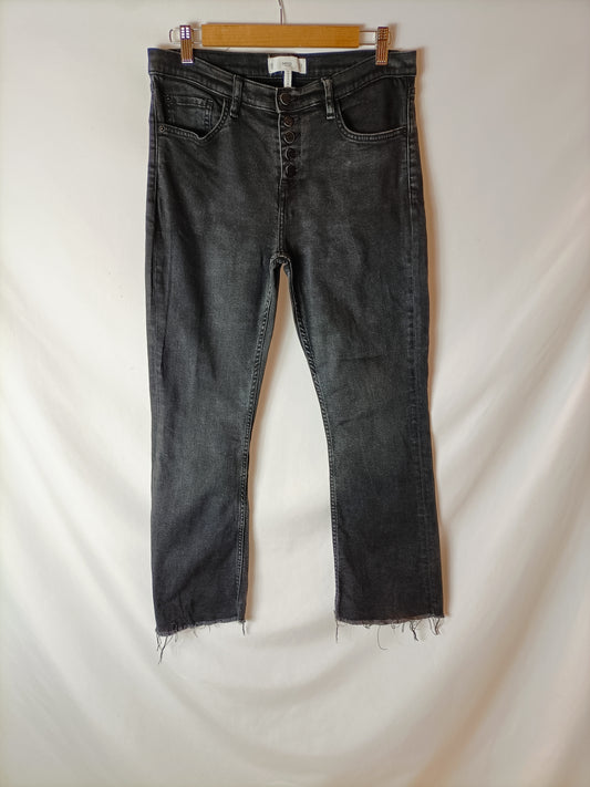 MANGO. Pantalón vaquero botones T.40