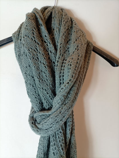 PEPE JEANS. Bufanda gris troquelada