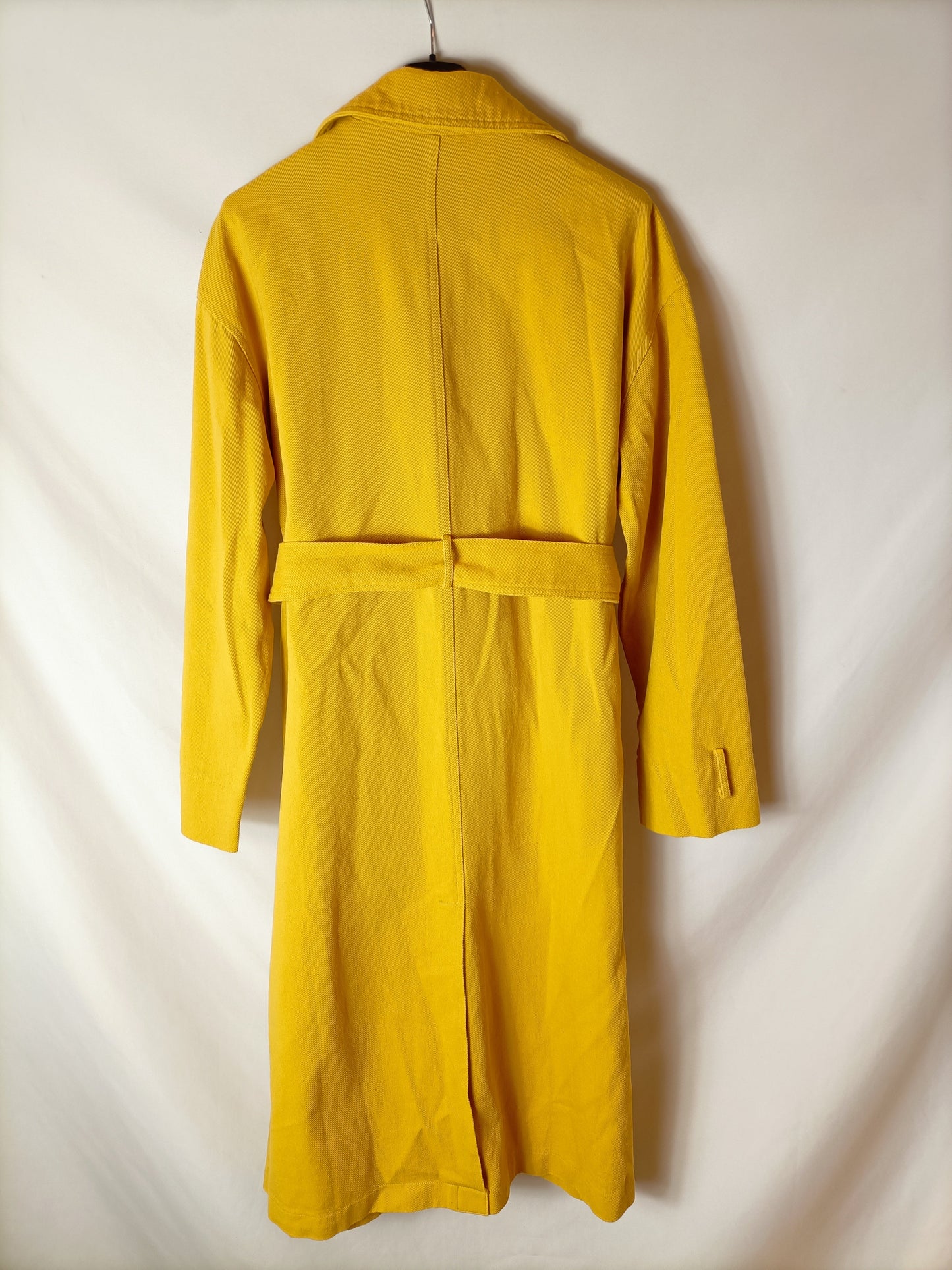 PEPALOVES. Chaqueta larga mostaza. T M