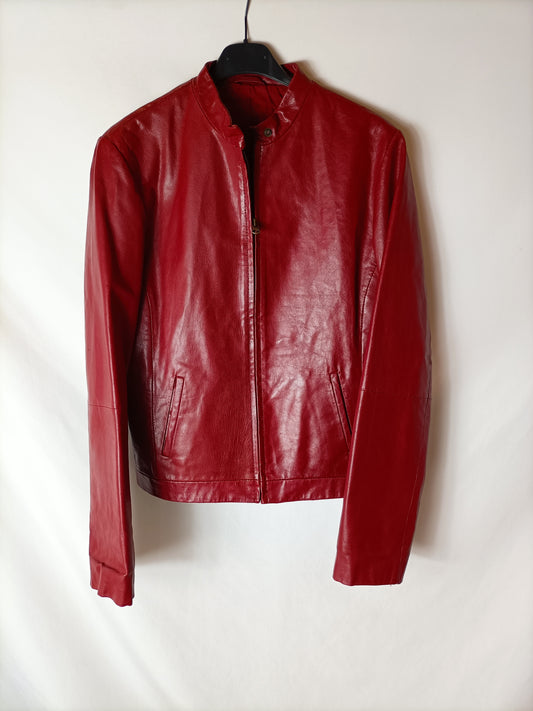 ZARA. Chaqueta piel roja/burdeos. T M