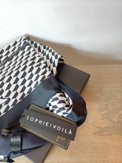 SOPHIE ET VOILA. Pañuelo seda blanco y negro