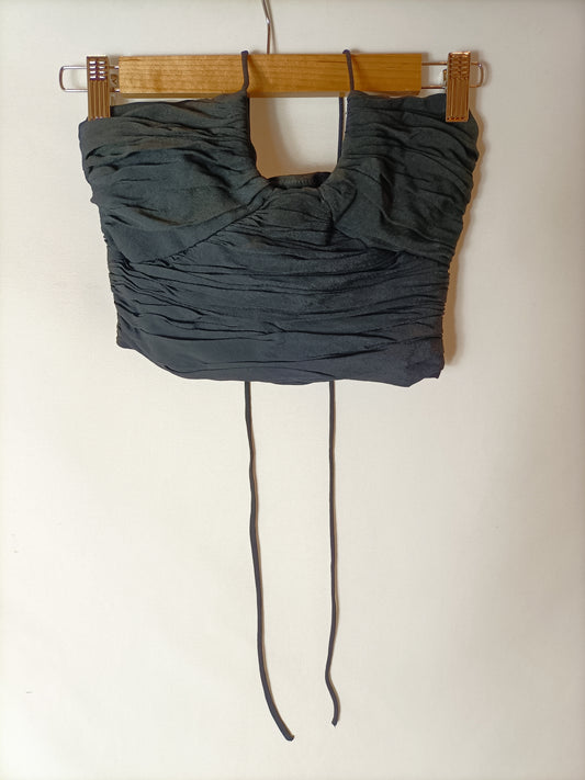 ZARA. Black gathered crop top. TS