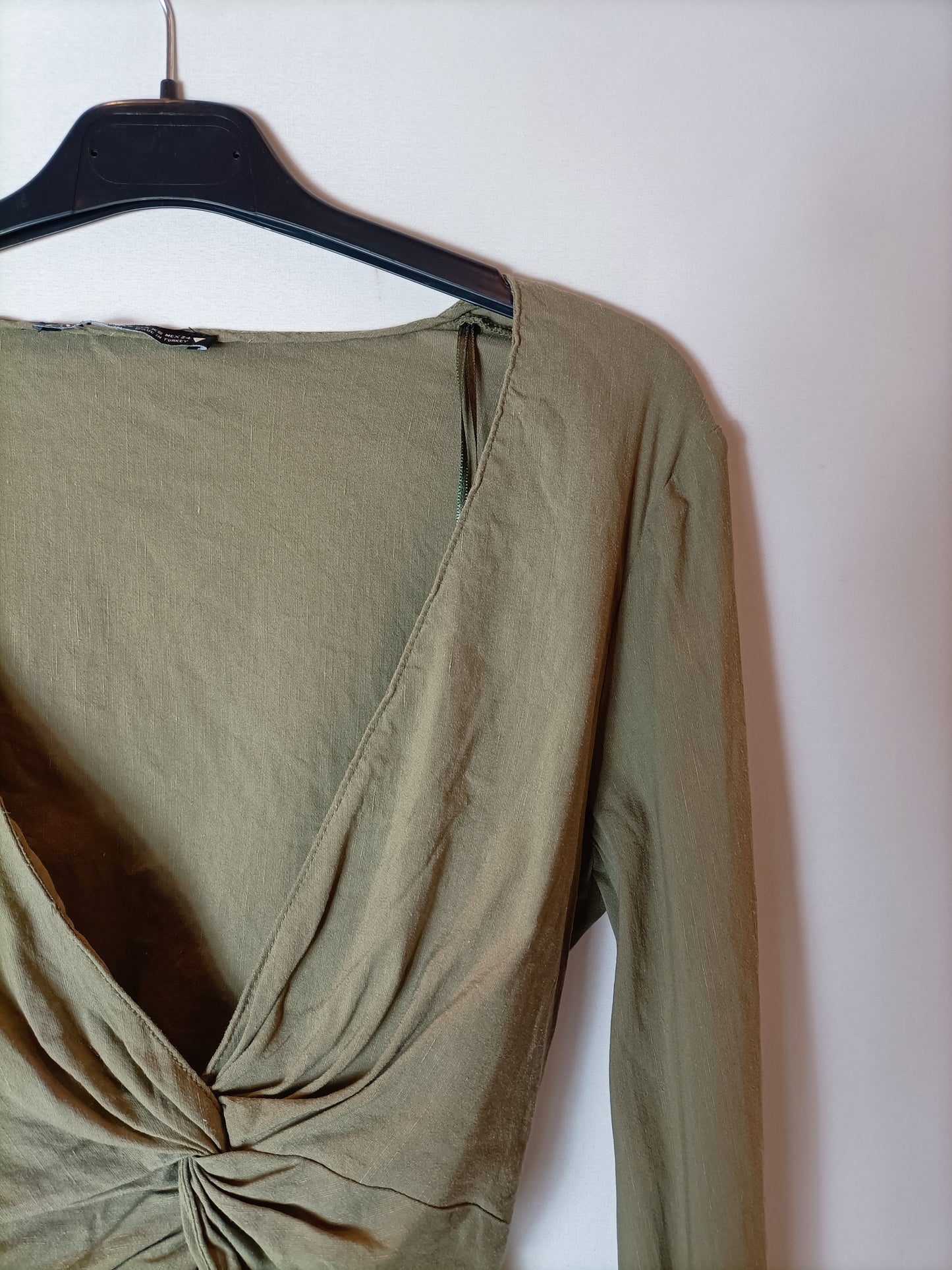 ZARA. Top verde manga larga lazada. T XS
