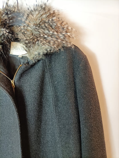 MAXMARA. Abrigo negro cuello pelo. T XL (M)