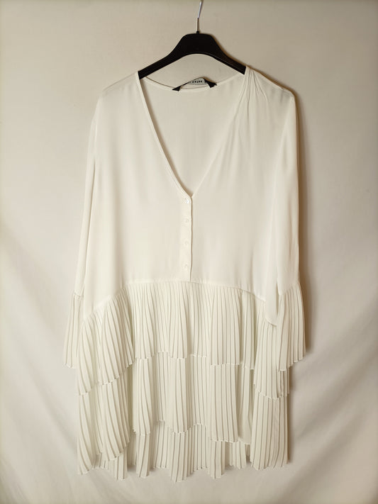 ZARA. Blusa blanca plisados. T M