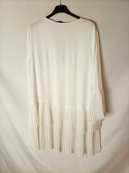 ZARA. Blusa blanca plisados. T M