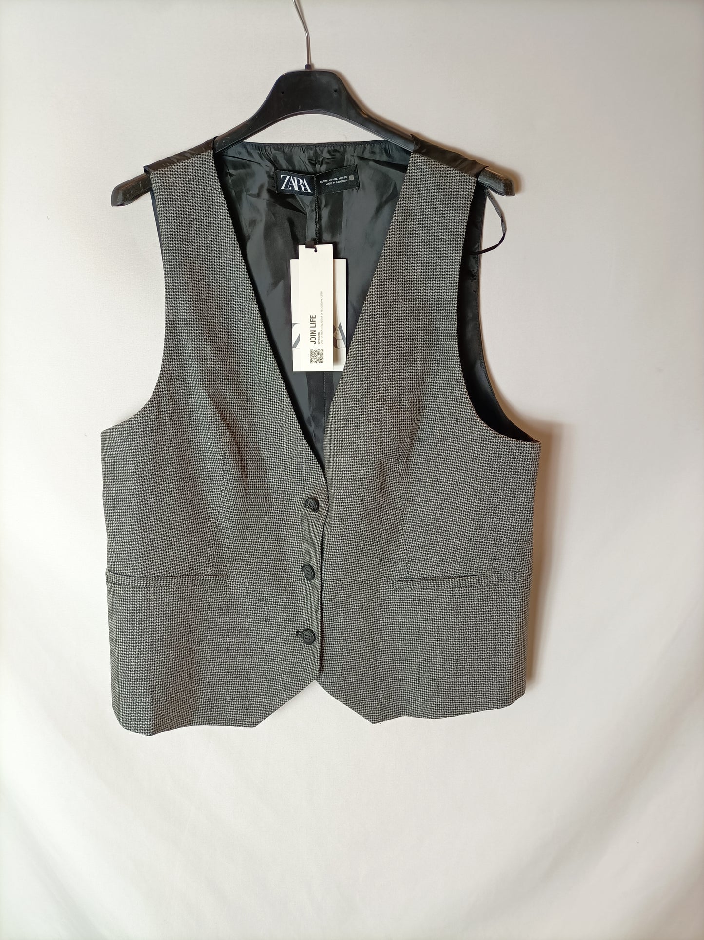 ZARA. Chaleco pata de gallo gris y negro. T XL
