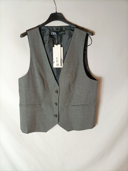 ZARA. Chaleco pata de gallo gris y negro. T XL