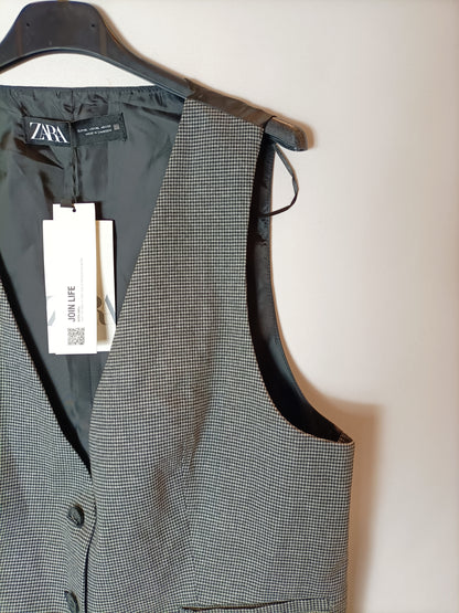 ZARA. Chaleco pata de gallo gris y negro. T XL