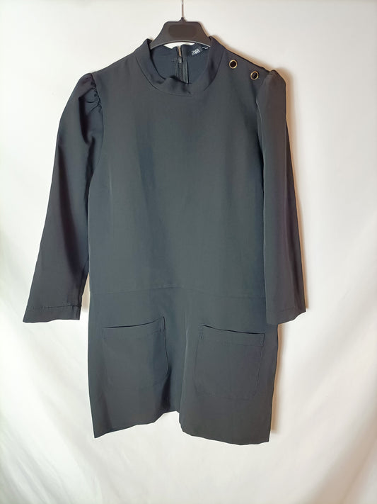 ZARA. Short black jumpsuit with shoulder pads. TL