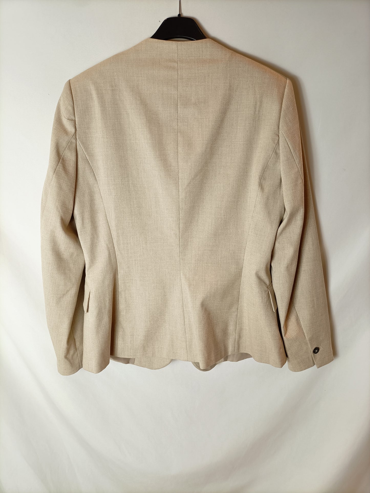 ZARA. Blazer beige textura. T 42