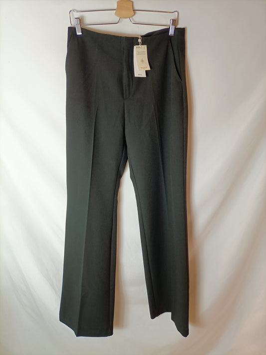 MANGO. Wide-leg pleated trousers. Size 42