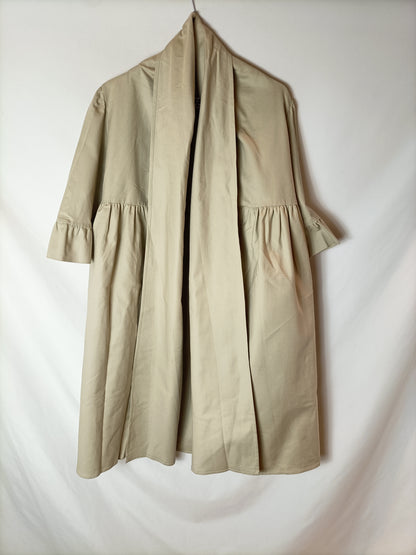 VILAGALLO. Chaqueta beige manga volante. T 40