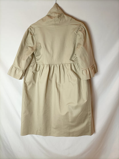 VILAGALLO. Chaqueta beige manga volante. T 40