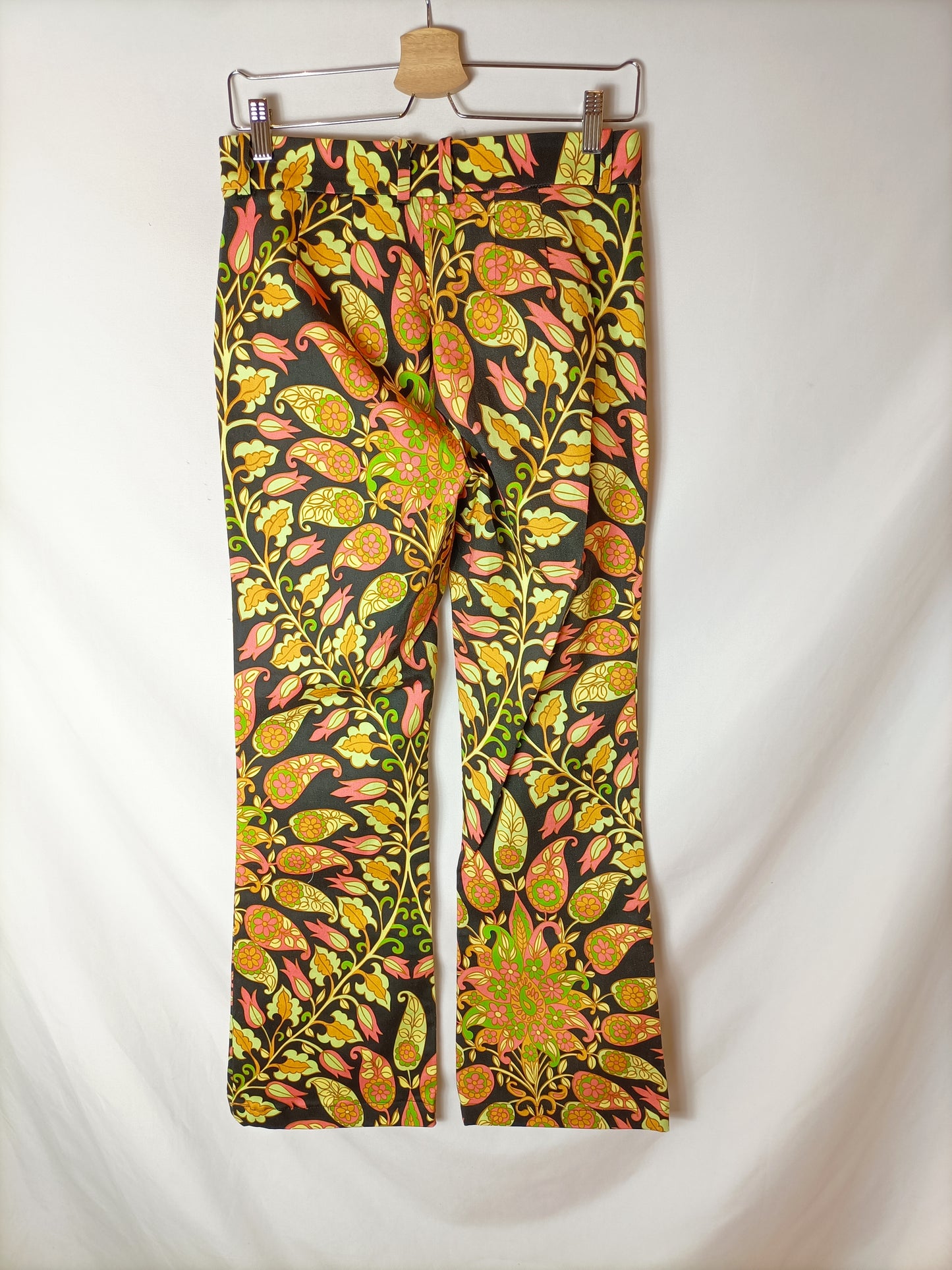 ZARA. Pantalones estampados flores. T M