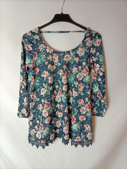 PULL&amp;BEAR. Blue floral Ts top