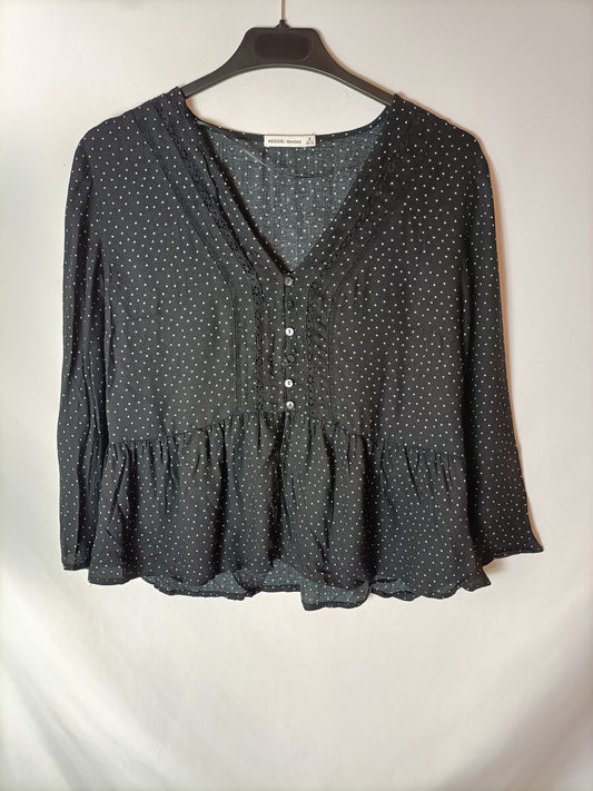 BERSHKA. Black polka dot and lace top TM