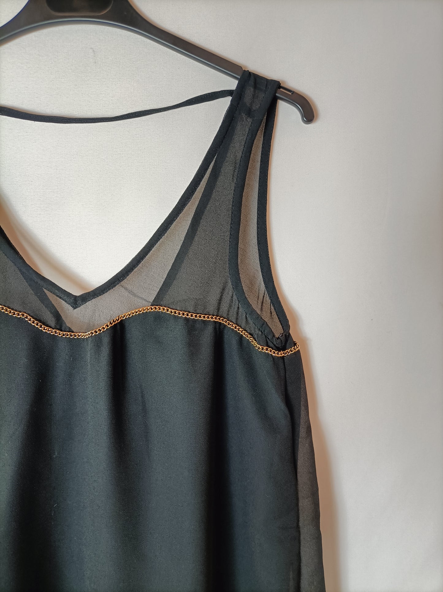 STRADIVARIUS. Black chain top TM