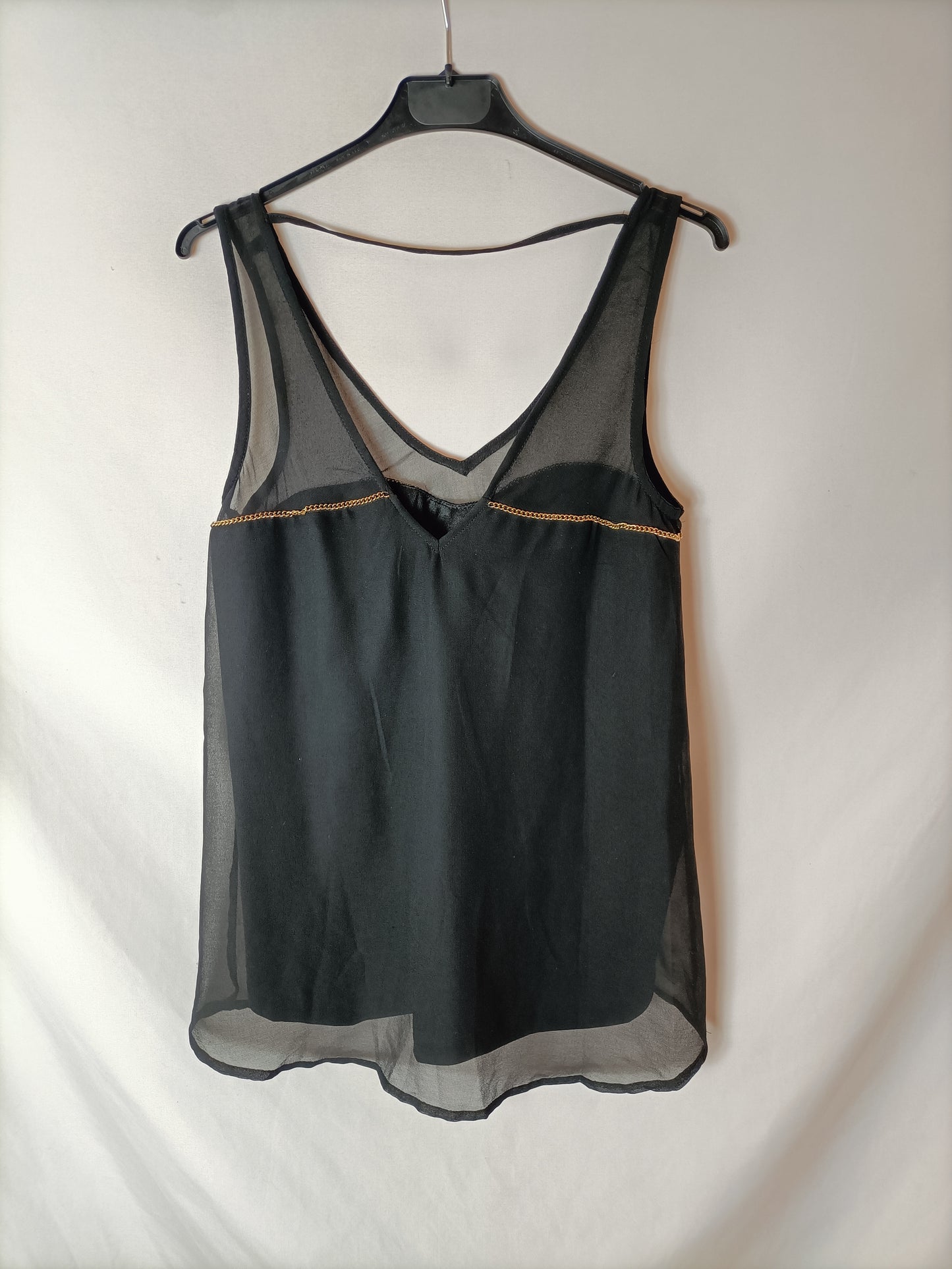 STRADIVARIUS. Black chain top TM