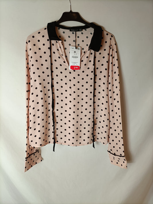 BERSHKA. Pink polka dot Ts blouse
