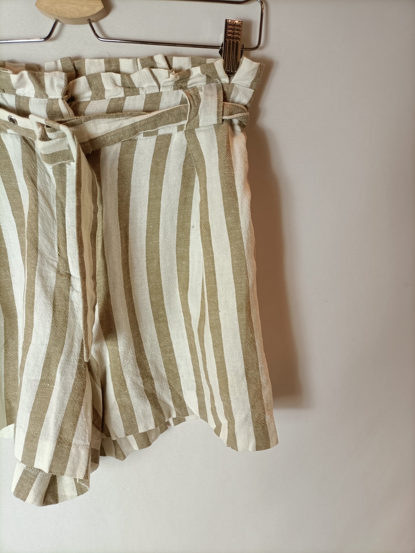 STRADIVARIUS. Striped shorts size 36