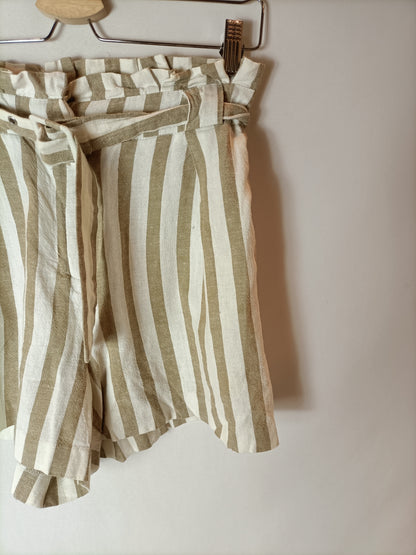 STRADIVARIUS. Striped shorts size 36