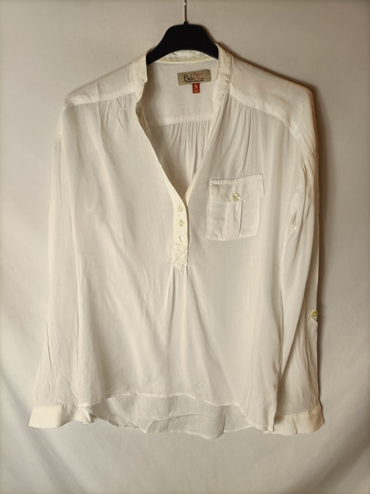BERSHKA. White blouse with Mao collar. TS