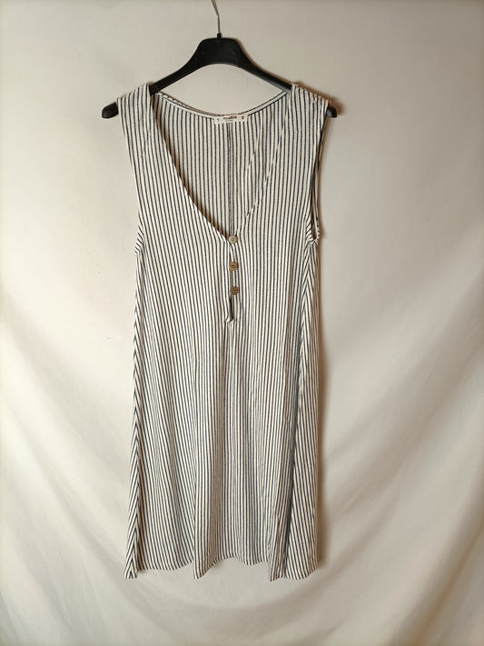 ZARA. Flowing white dress with blue stripes. TS