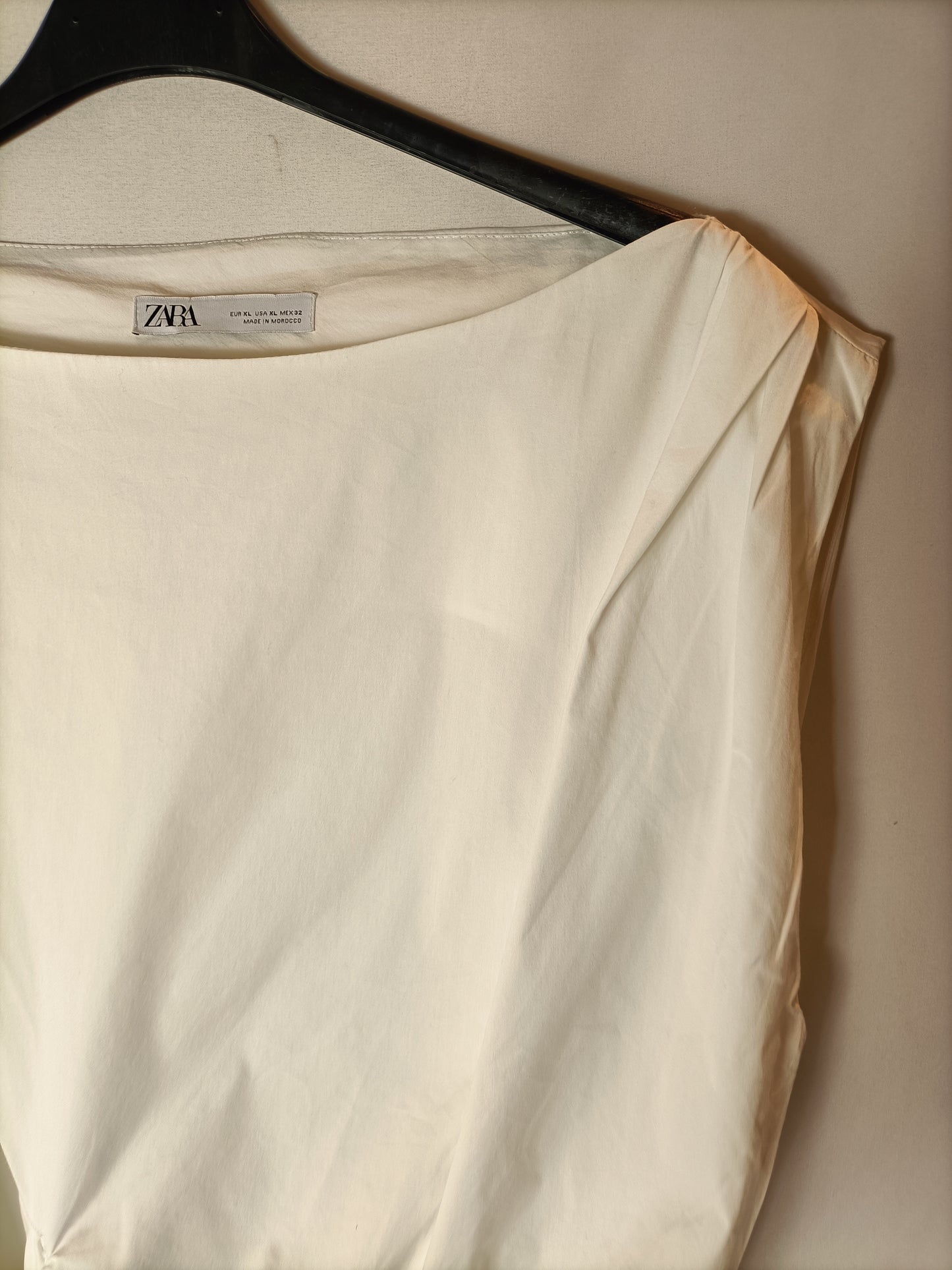 ZARA. White bow top. Size XL