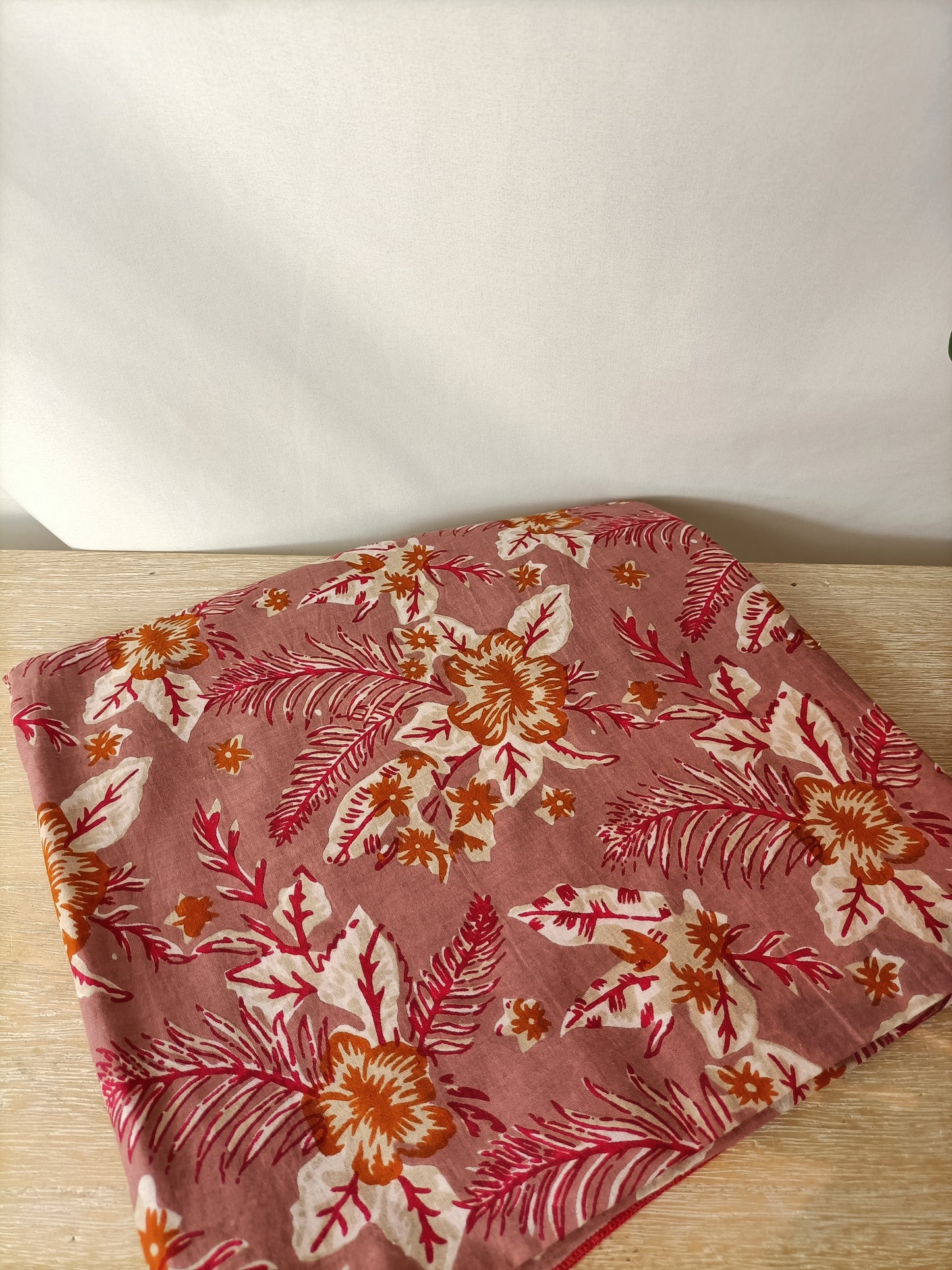 BOUGAINVILIA. Pink floral pareo