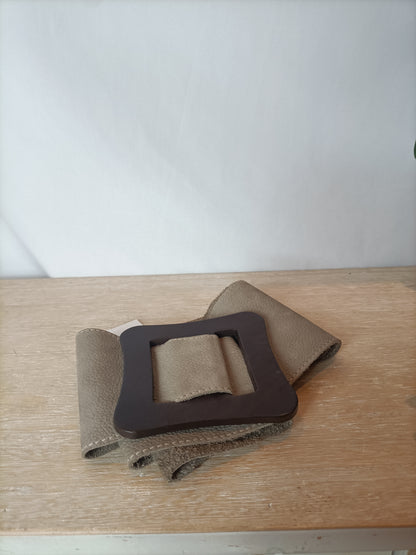 OTHERS. Taupe belt