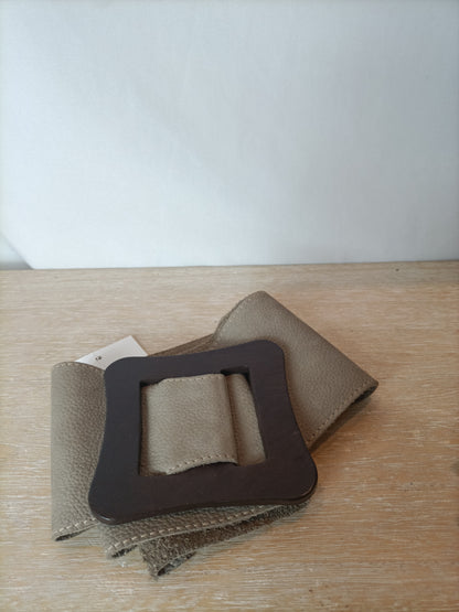 OTHERS. Taupe belt