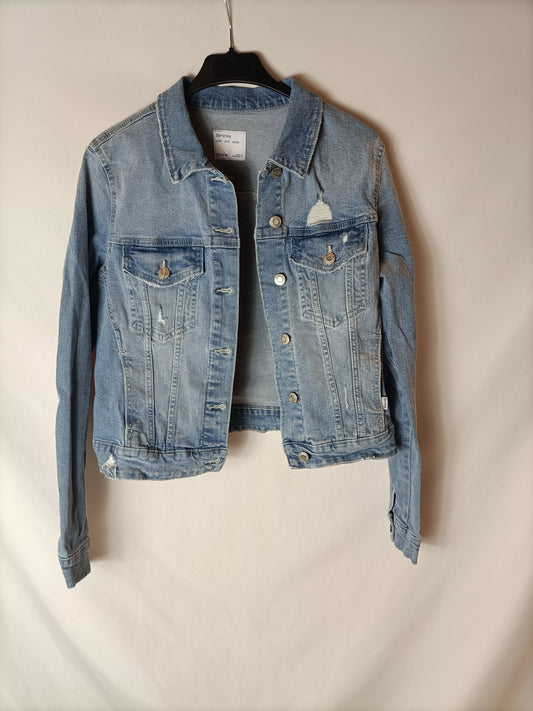 BERSHKA. Cazadora vaquera clarita T.s