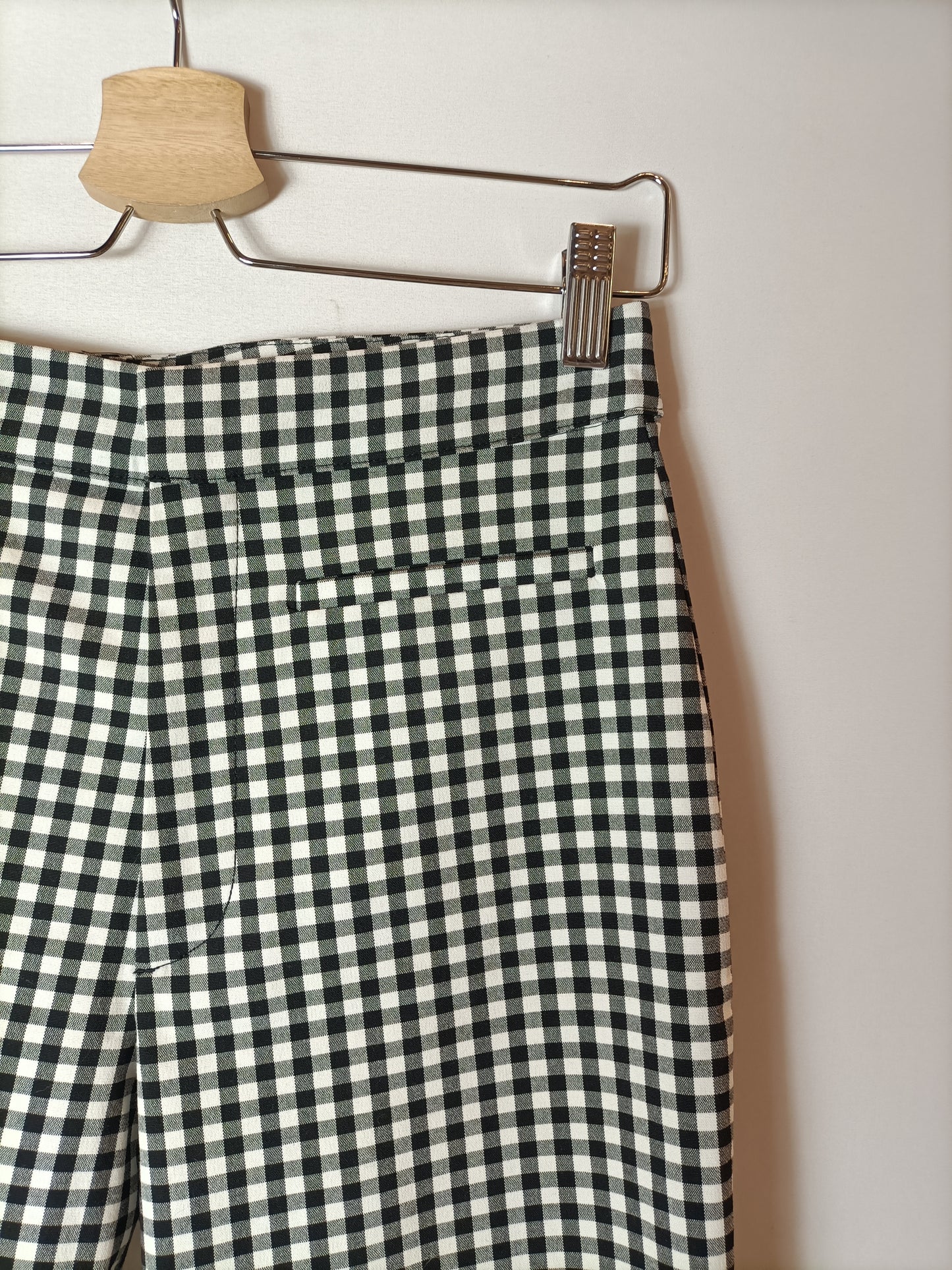 PULL&BEAR. pantalón cuadros negro y blanco T.m