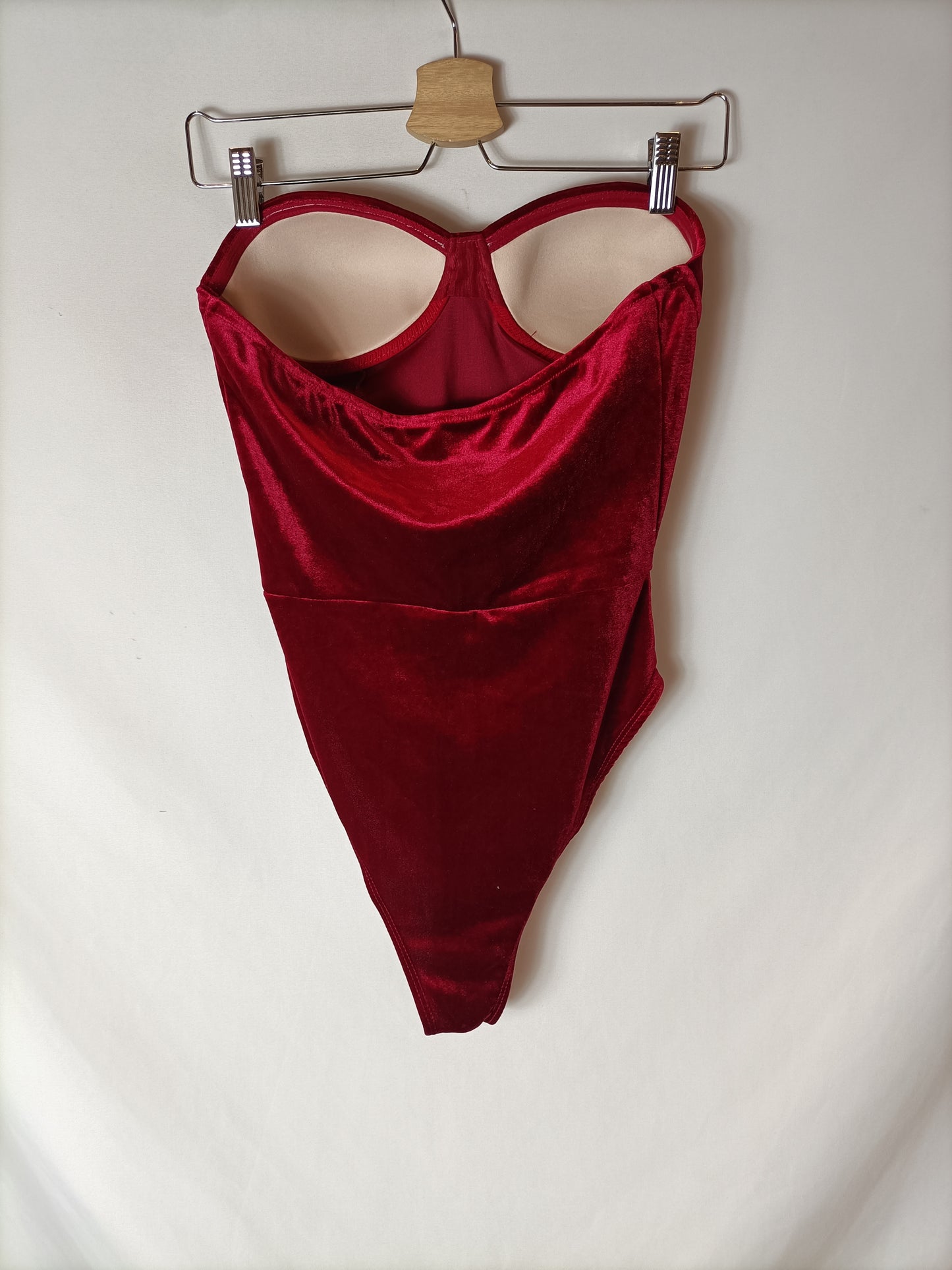 SHEIN. Body rojo terciopelo T.s