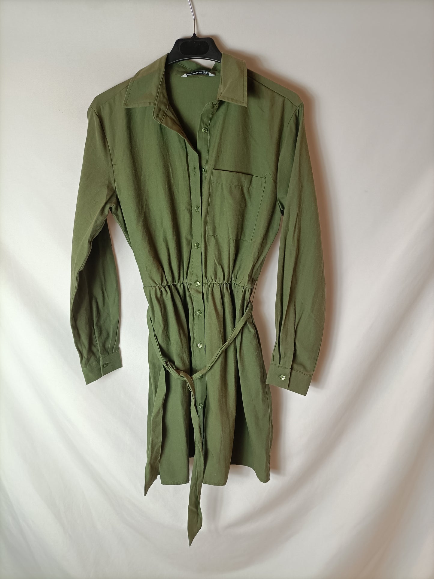 STRADIVARIUS. Vestido camisero verde T.s