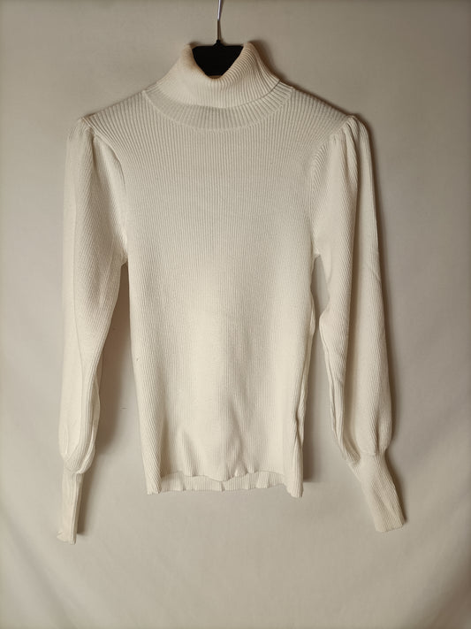 SHEIN. White ribbed sweater Ts