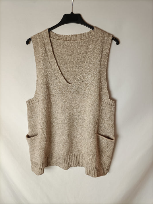 SHEIN. Heathered Beige Vest S.xs
