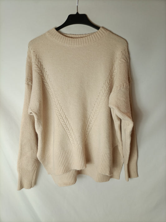SHEIN. Beige Cable Knit Sweater TU(s)