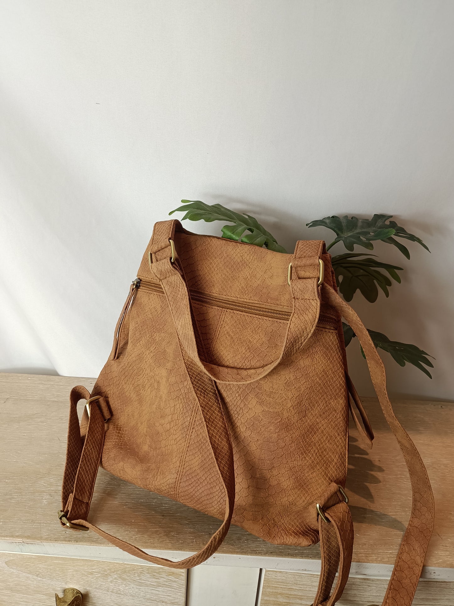 MISAKO. Brown crocodile-effect backpack