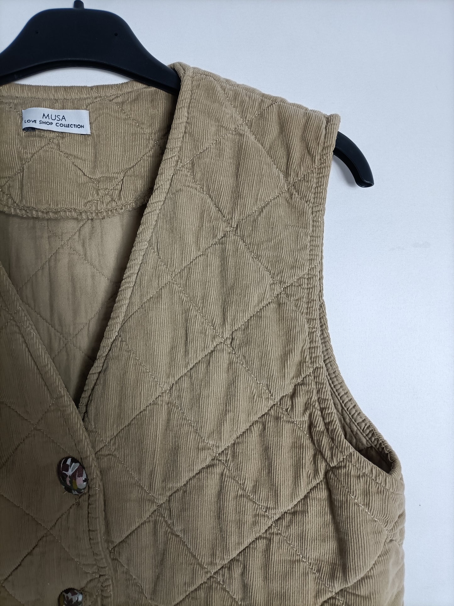 MUSA. Quilted beige vest Your(s)
