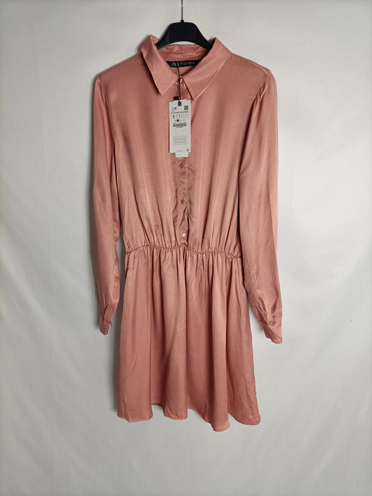 ZARA. Short pink satin button-down dress. TS