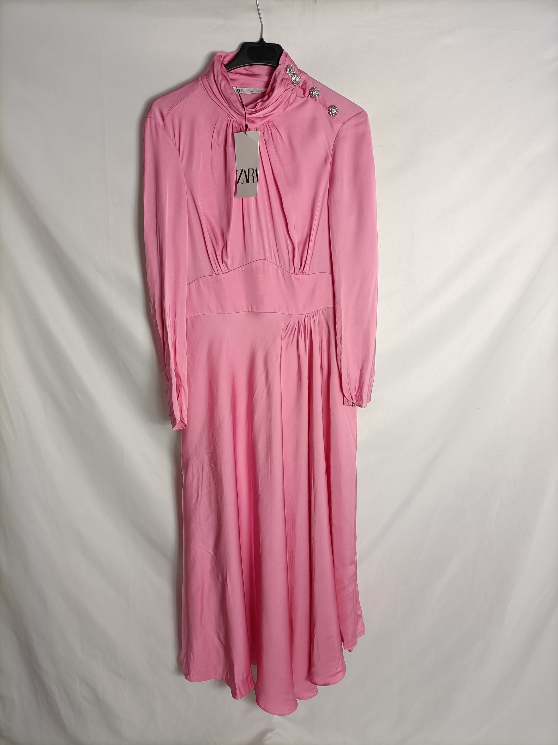ZARA. Pink satin dress with button detail. Size XS – Hibuy market ZARA. Pink satin dress with button detail. Size XS – Hibuy market