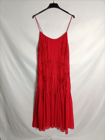 ZARA. Flowing red dress with red embroidery. TS Hibuy market ZARA. Flowing red dress with red embroidery. TS Hibuy market