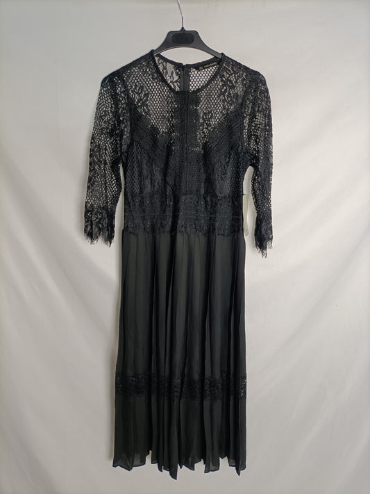 ZARA. Black midi dress with lace and pleats Ts