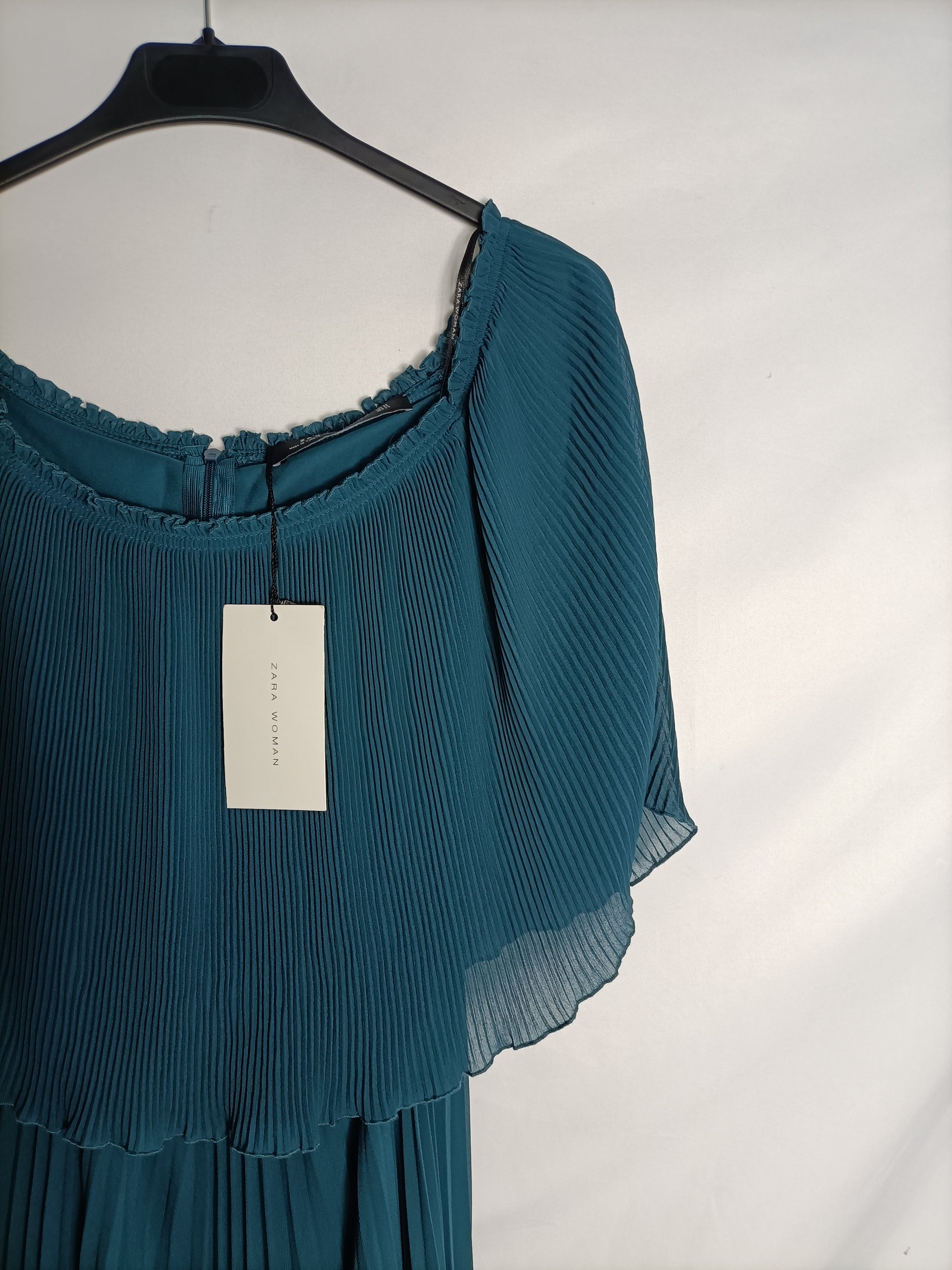 zara green pleated midi dress Zara Green Pleated Midi Dress Large