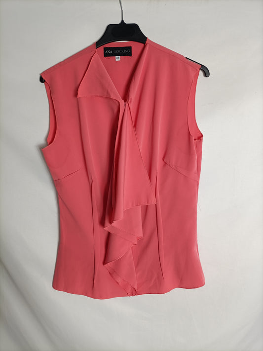 ANA LOCKING. Ruffled coral top T.38